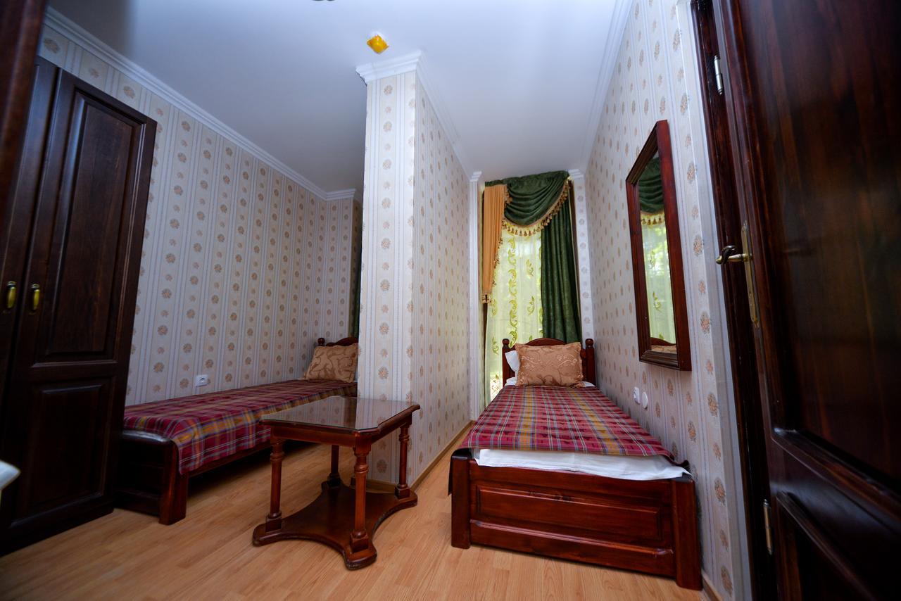 Edy'S Royal Predeal Hotell Exteriör bild
