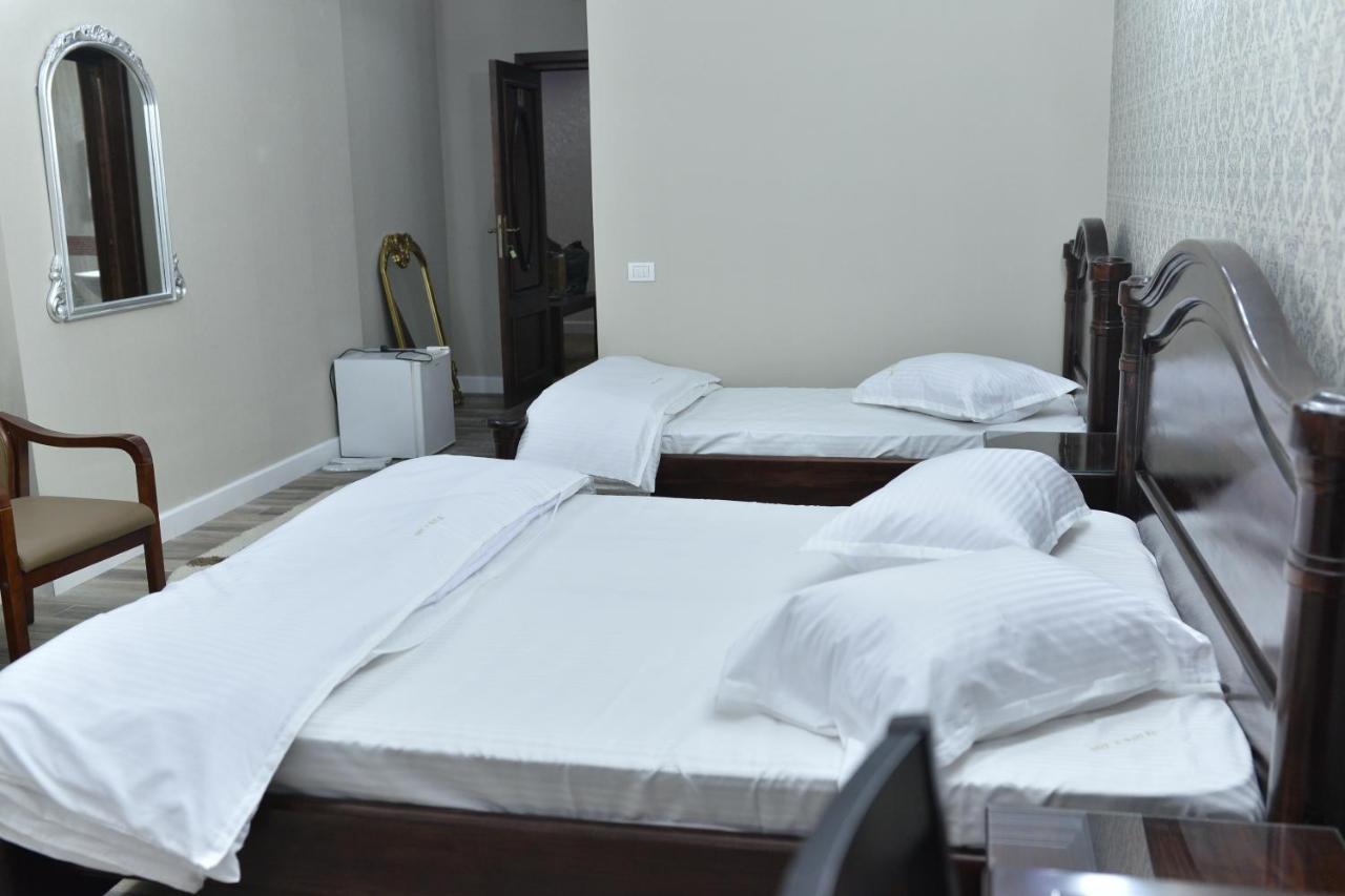 Edy'S Royal Predeal Hotell Exteriör bild