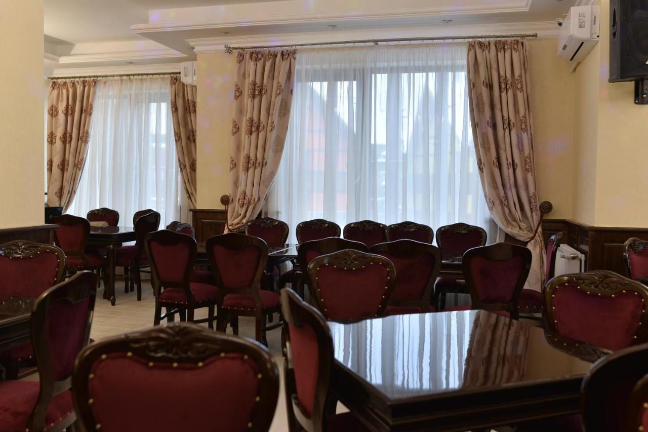 Edy'S Royal Predeal Hotell Exteriör bild