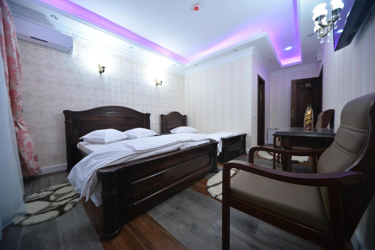 Edy'S Royal Predeal Hotell Exteriör bild
