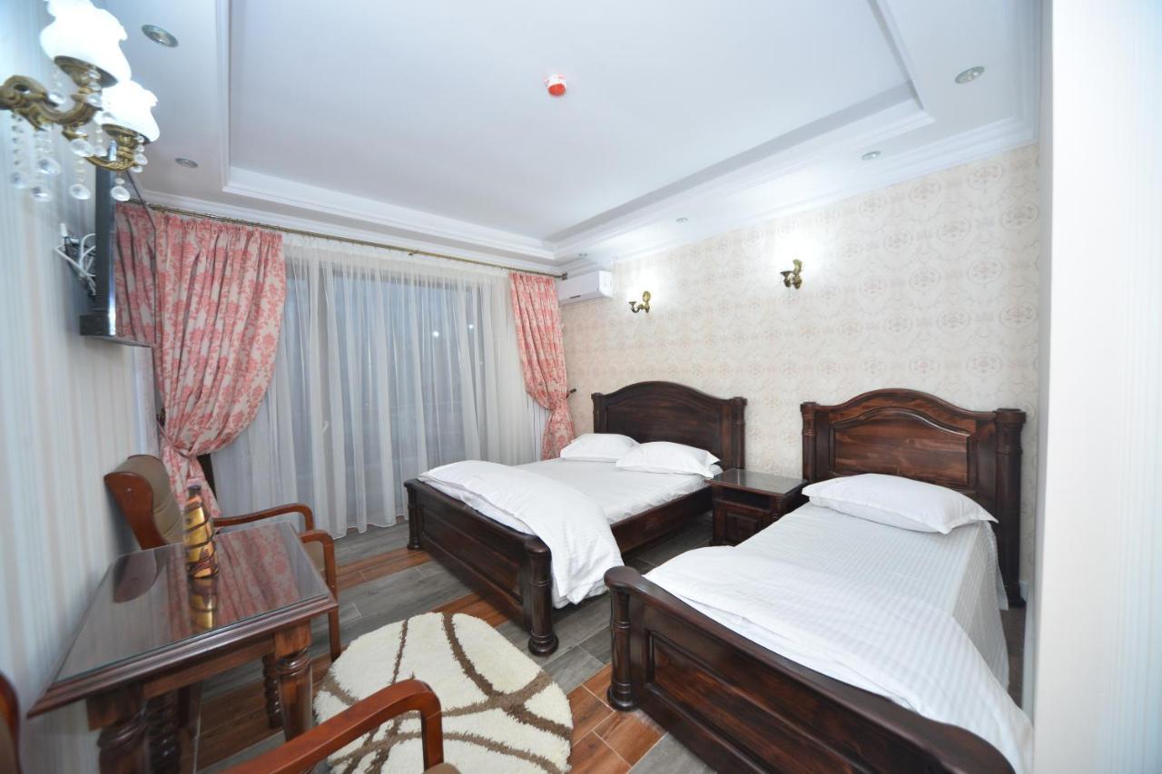 Edy'S Royal Predeal Hotell Exteriör bild