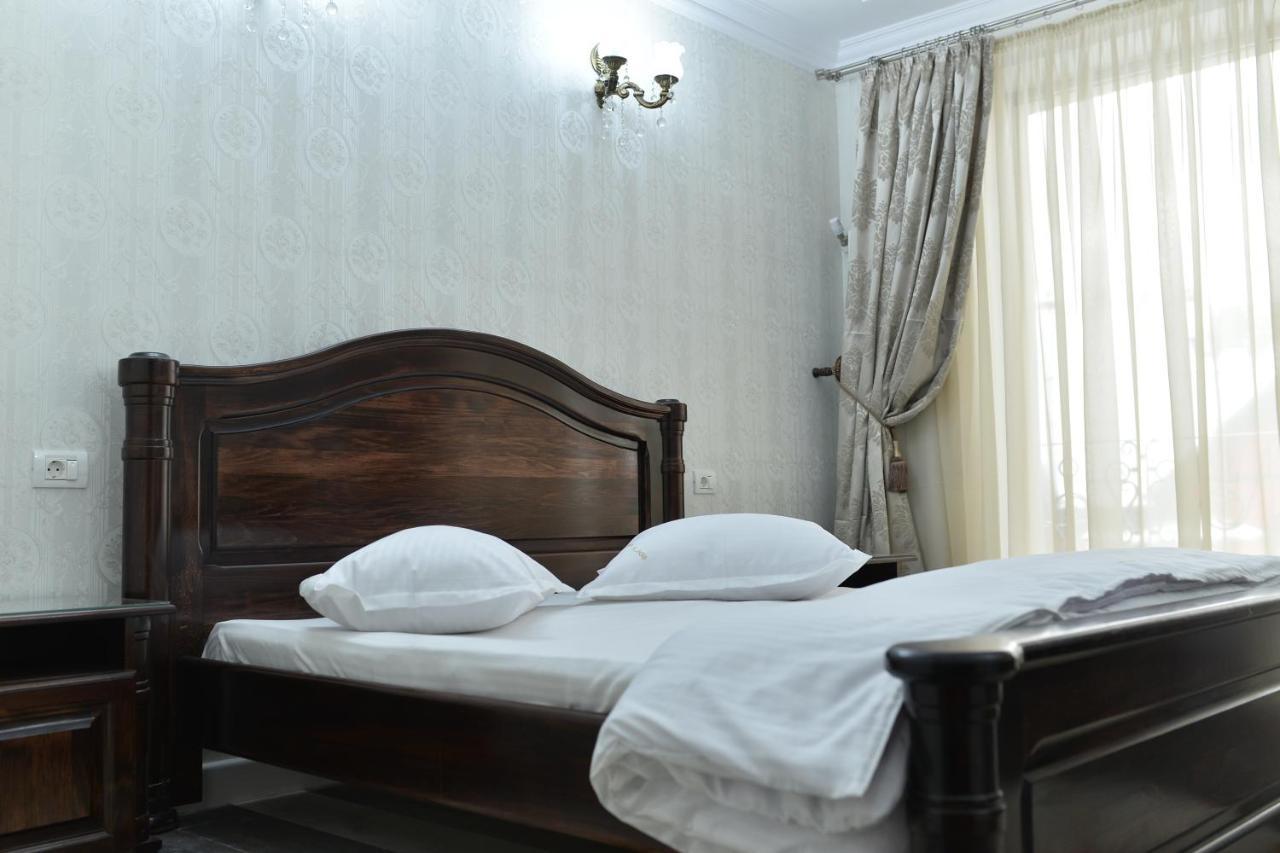 Edy'S Royal Predeal Hotell Exteriör bild